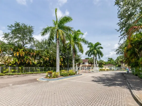2403 NW 31st Court, Oakland Park, FL 33309