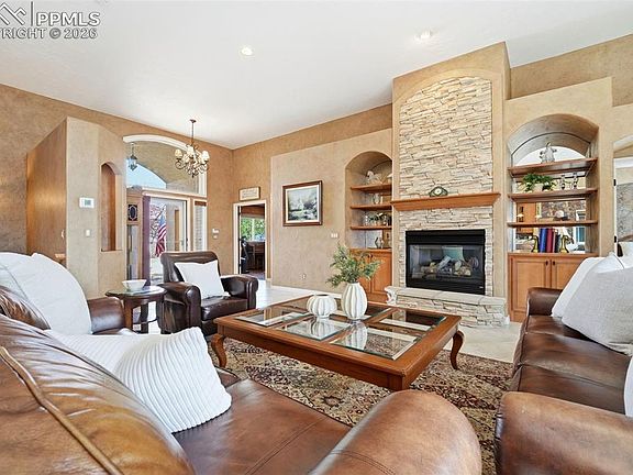 4th image of 13976 Paradise Villas Grv