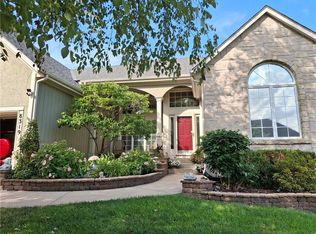 8319 Laurelwood St, Lenexa, KS 66219