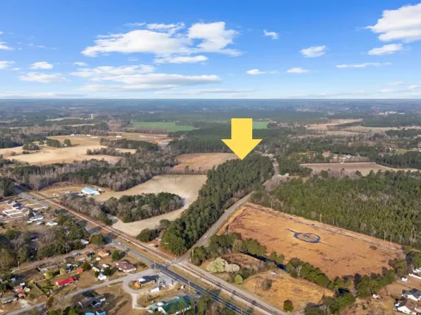 5 Apple Valley Rd, Loris, SC 29569