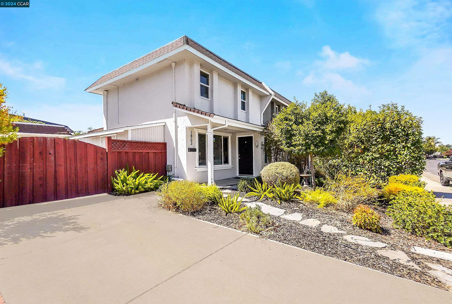 1863 Peary Way photo 1