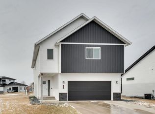507 E 7th St, Horace, ND 58047