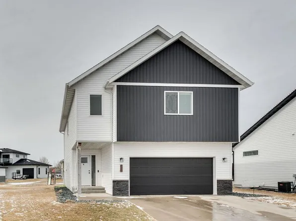 507 E 7th St, Horace, ND 58047