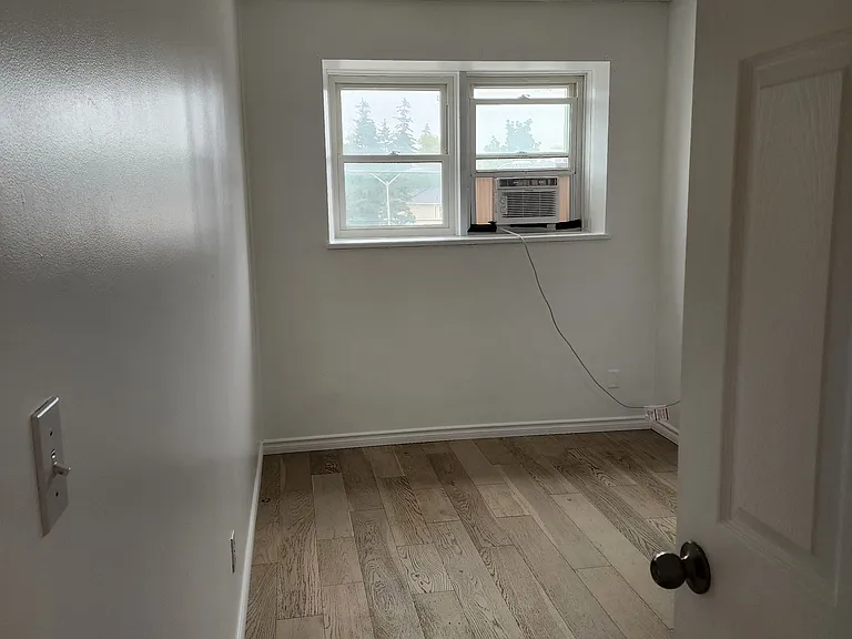 26 King St W #2B — Photo 8