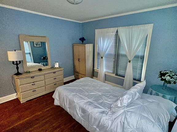 5th image of 1733 Woodbine Ave