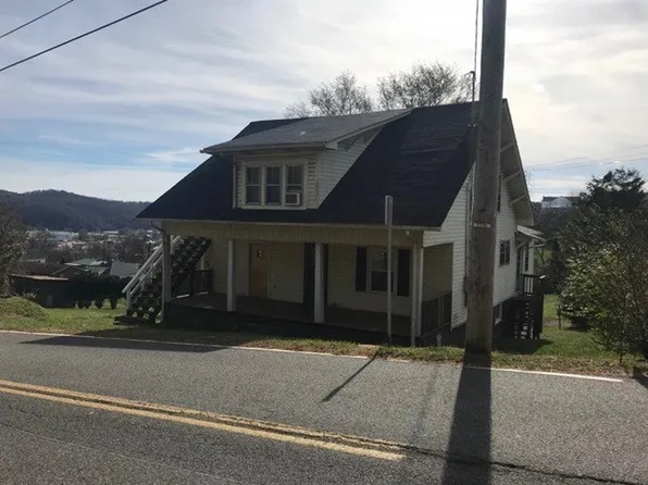 511 E Fries Rd, Galax, VA 24333