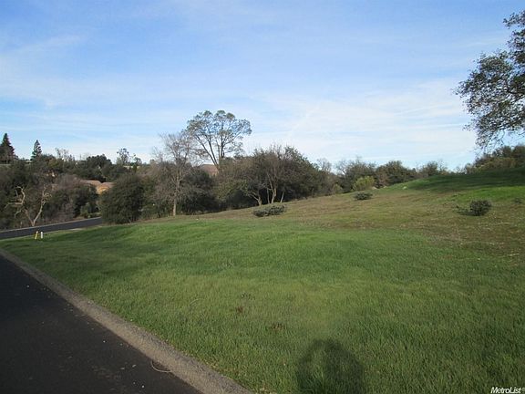 4th image of 02560 Vineyard Dr