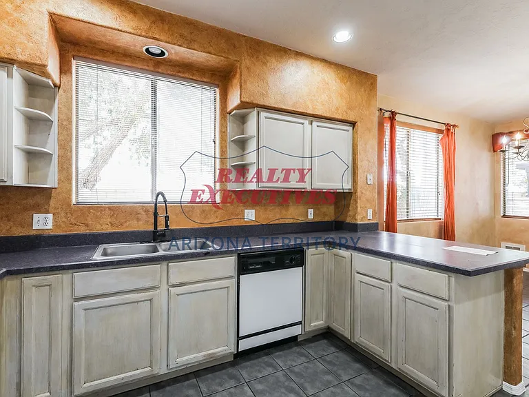 5304 E Calle Vista De Colores — Photo 10