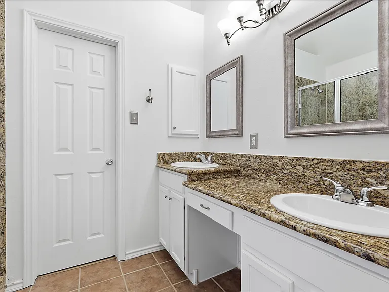 5625 Overland Dr — Photo 22