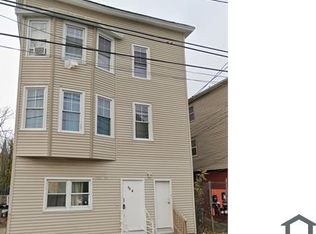 1183 Pembroke St #1, Bridgeport, CT 06608