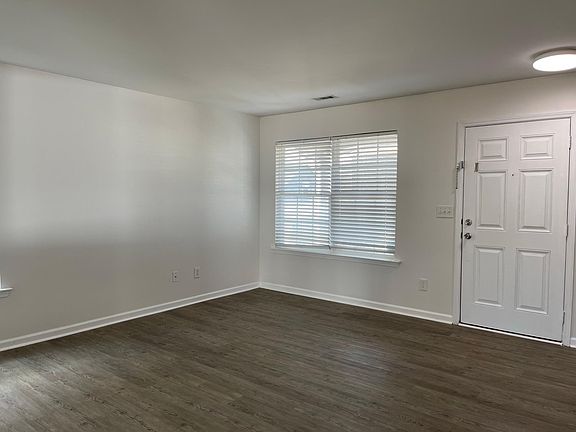 2nd image of 176 Silverspring Pl