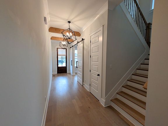 5th image of 406 Dewar Dr