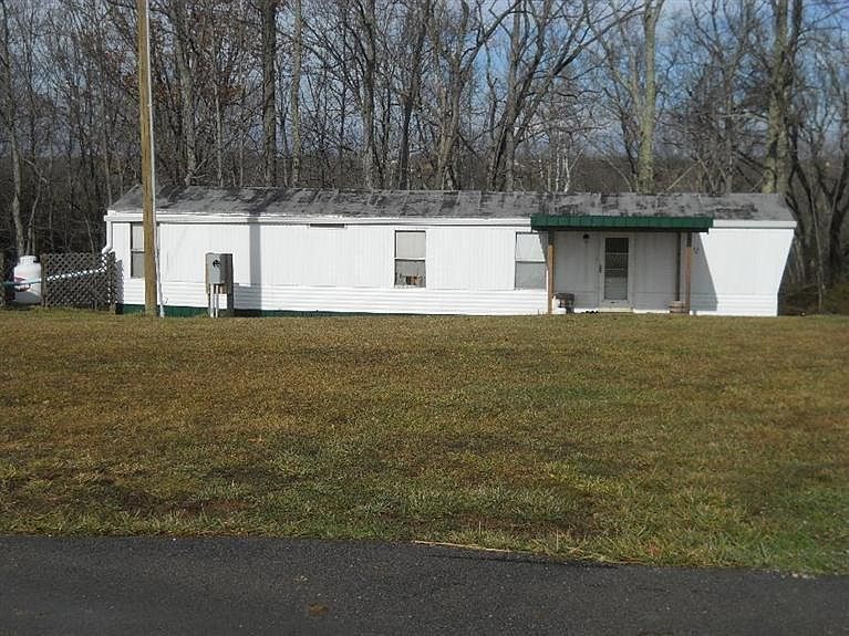 2nd image of 370 Wright Ln