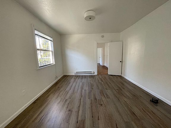 2nd image of 517 44th St APT B
