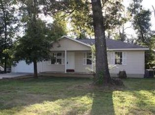 213 S Main St, Summit, AR 72687