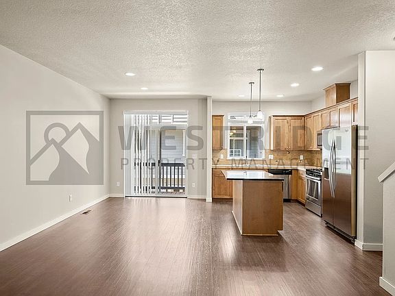 4th image of 3111 NE 15th Ave