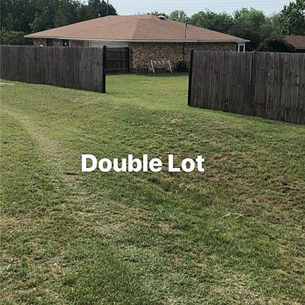 3rd image of 2816 NE 10th St