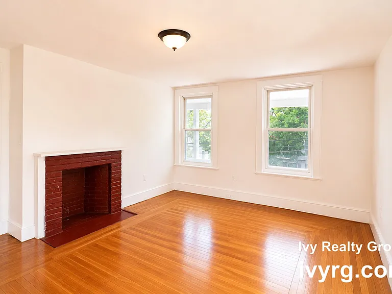 23 Mount Vernon St #2 — Photo 6