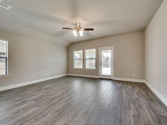 5th image of 530 La Grange Dr