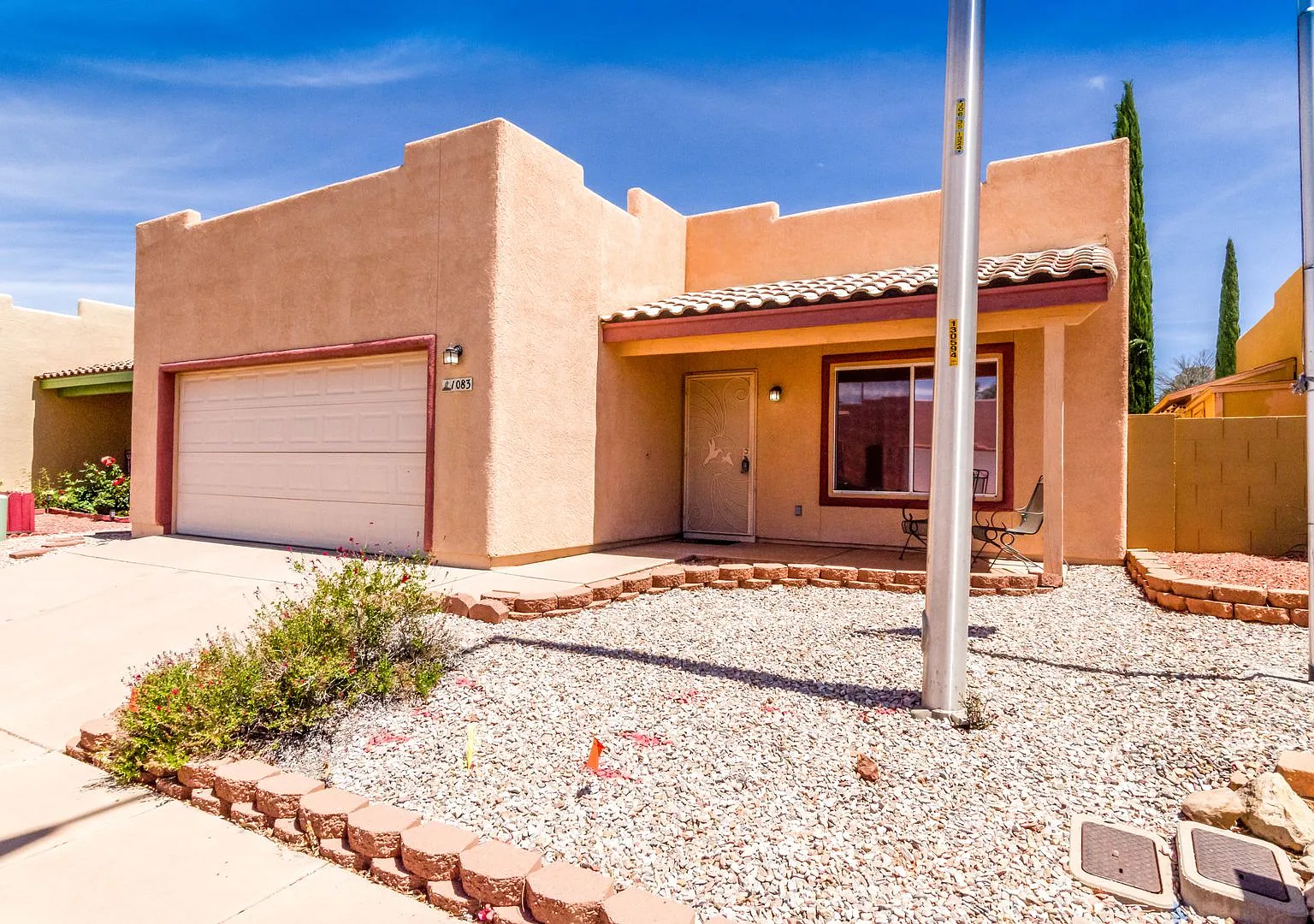 Beautiful Patio Home! 3 Bedrooms, 2 Bath, Split Floor Plan, Central A/C with 2 Car Garage — Photo 2
