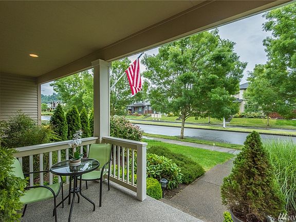 3rd image of 972 43rd Ct NE