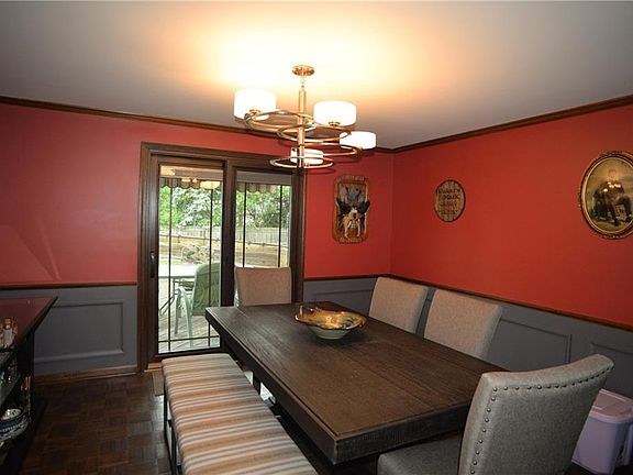 5th image of 33 Lemay Ct