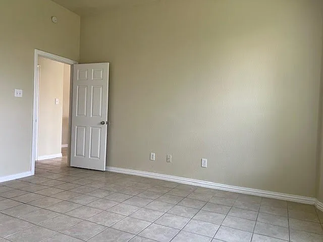 2012 Hopkins Dr — Photo 25