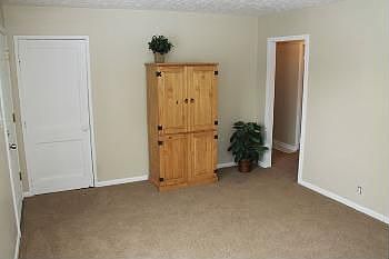 2nd image of 4870 Wentworth Blvd