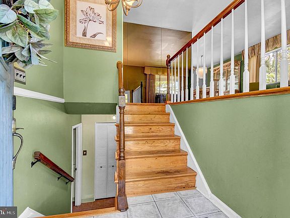 3rd image of 6811 Fox Meadow Rd