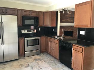 2215 Starr Rd, Royal Oak, MI 48073