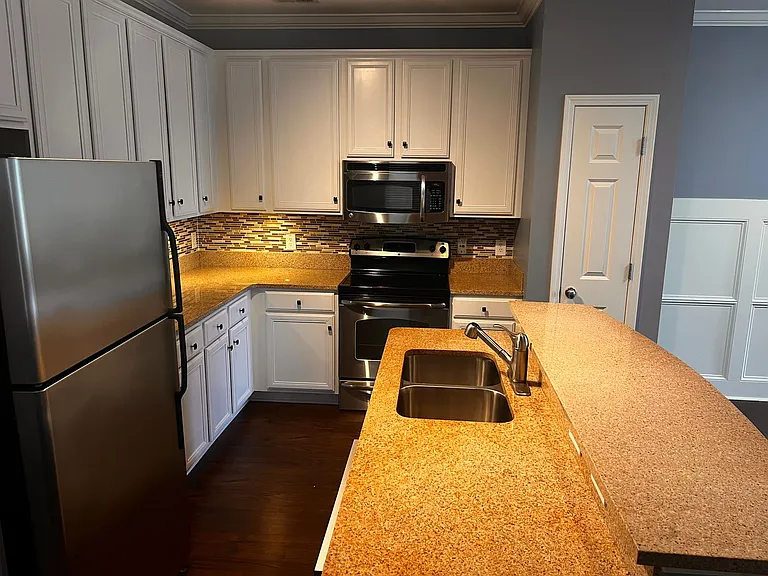 3512 Alexandria Ave — Photo 9