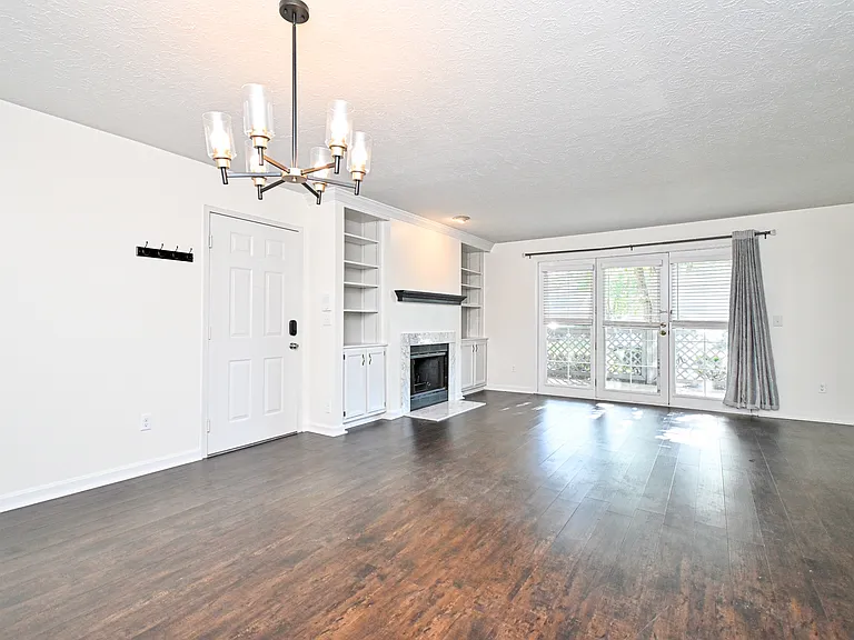 3021 Stratford Ct #1 — Photo 18