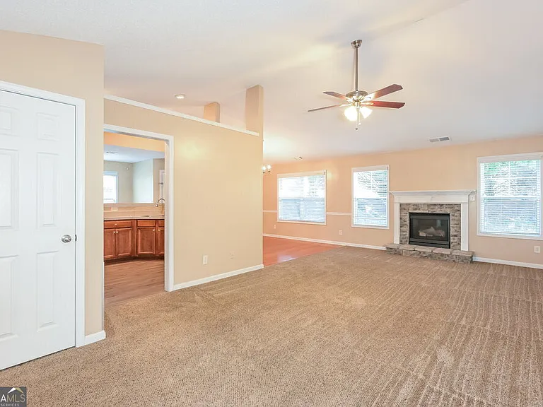 3733 Plymouth Rock Dr — Photo 4
