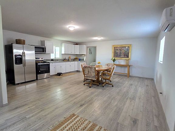 4th image of 39580 Howard Rd