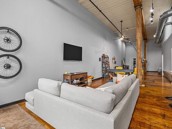 3rd image of 300 South St Unit 122