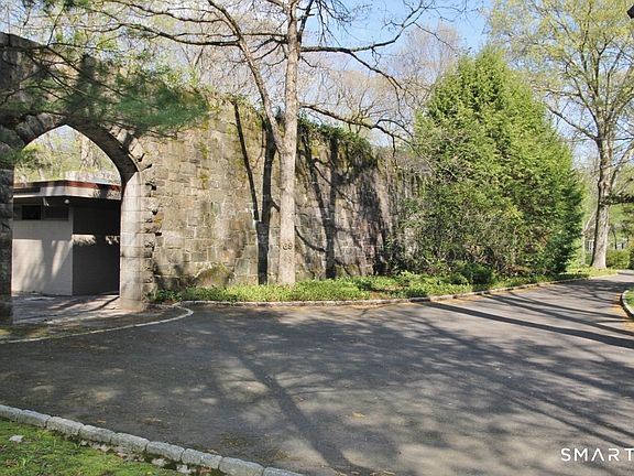 2nd image of 69 Studio Rd