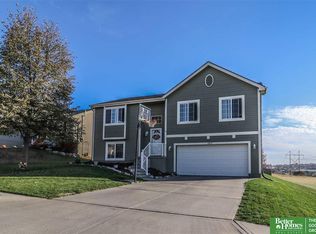 18913 Cinnamon St, Omaha, NE 68135