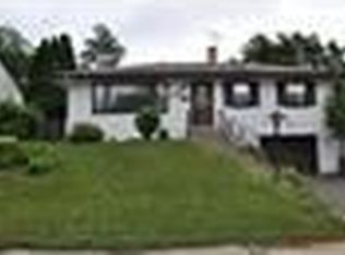 1390 McAfee St, Saint Paul, MN 55106