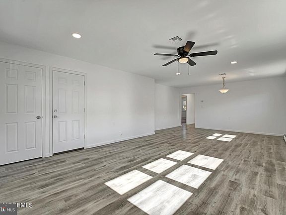 3rd image of 4 Goyave St