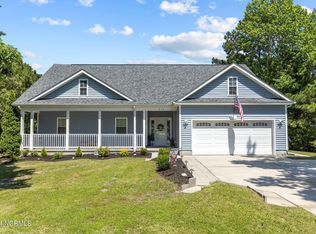 210 Marsh Hen Ct, Swansboro, NC 28584