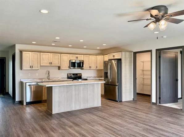 106 34th Ave W, Spencer, IA 51301