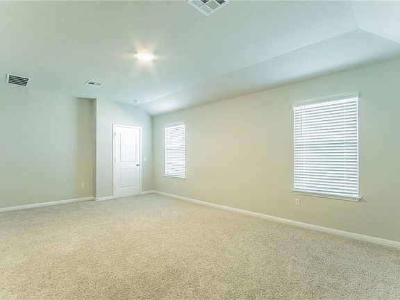 2nd image of 172 Arrowhead Vine St