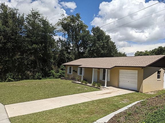 2nd image of 301 Hillside Dr
