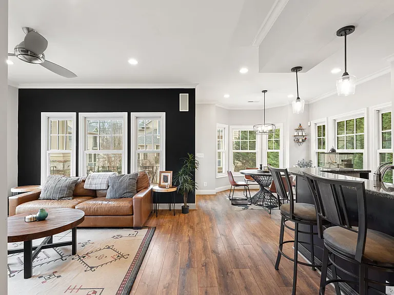 160 Park Pointe Cir #NA — Photo 18