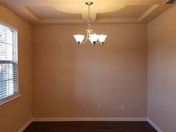 3rd image of 2936 Golfview Dr