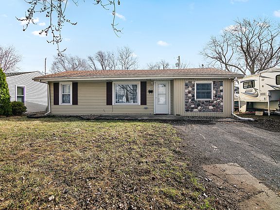 2nd image of 164 Belle Aire Ave