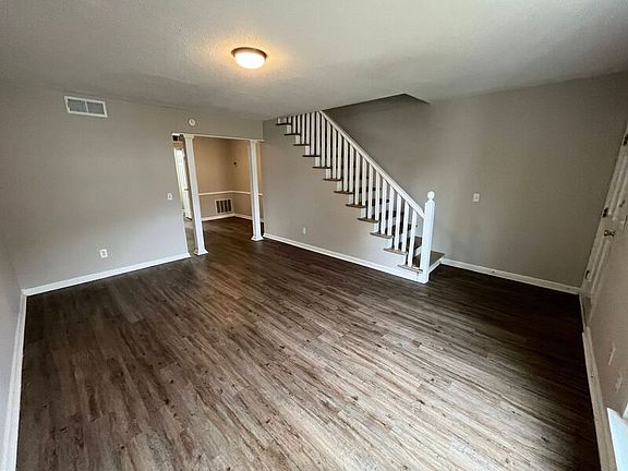5th image of 2406 Lyndon Ave #7