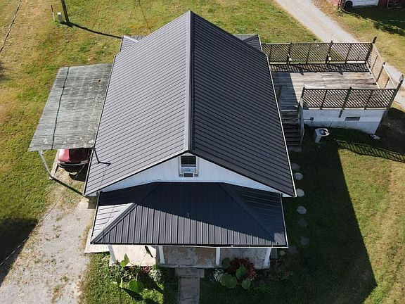 2nd image of 255 Maple St