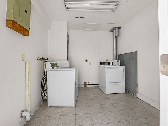 5th image of 1316 22nd St #1330