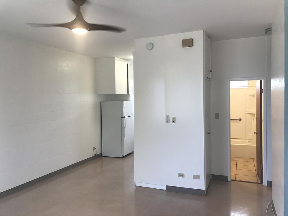 1st image of 3204 Brokaw St APT 1